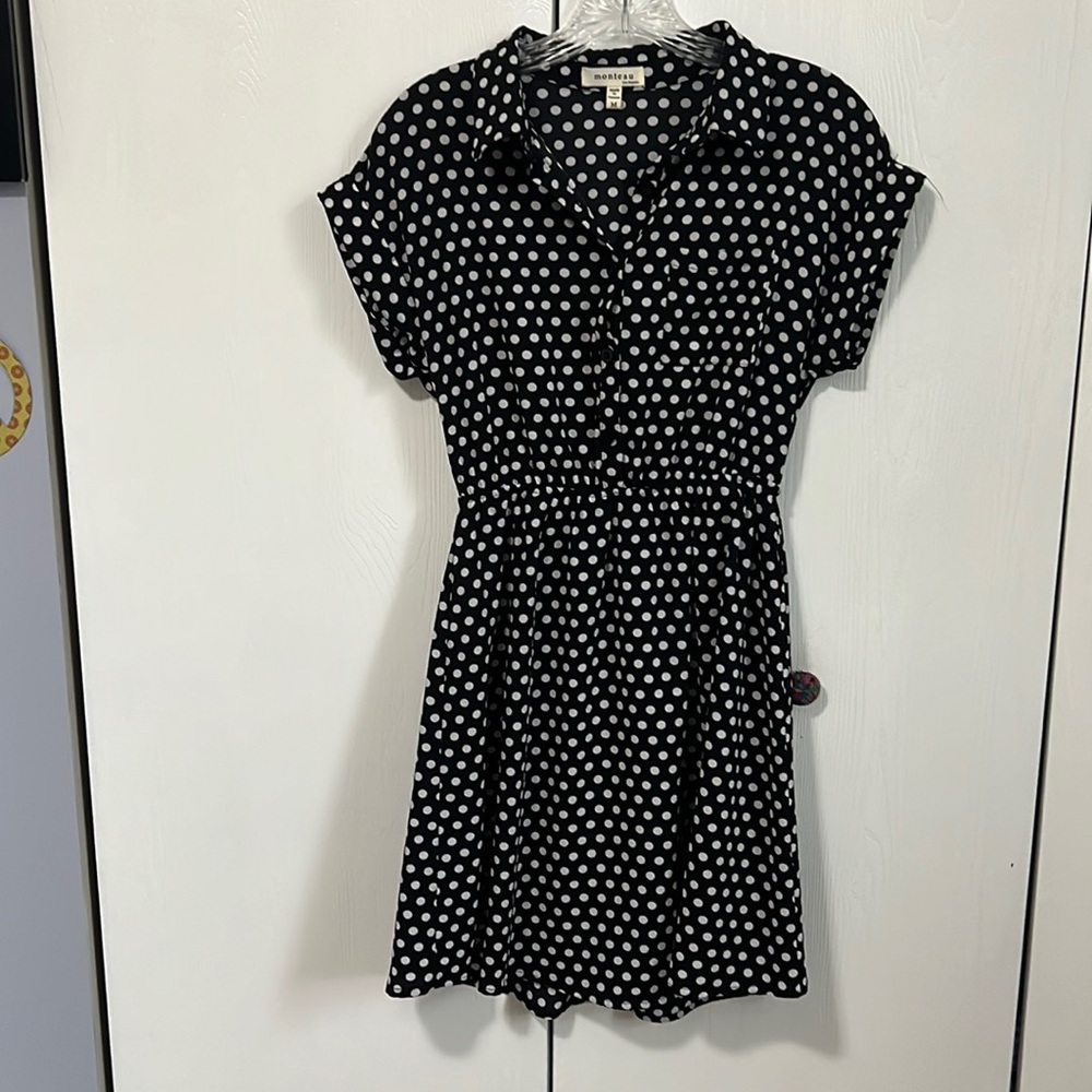 Cute short cap sleeve Black white polkadot dress button top